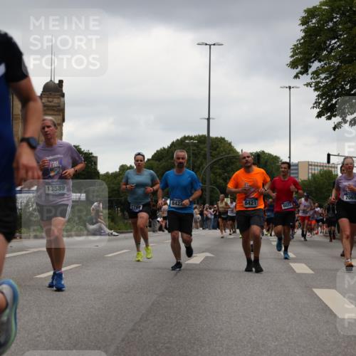 29.06.2025 - hella hamburg halbmarathon Yannick Fuchs http://msf.ph/oto/8379767 29.06.2025 10:54:40 20KM 1364, 1414, 1653, 1681, 2322, 2323, 2363, 6033, 6201, 6309, 6487, 6754, 6757, 7006, 7065, 7636, 8003, 8191, 8421, 8422, 8662, 8923, 9020, 9021, 10534, 10576, 11041, 11366, 11623, 11702, 11753, 11782, 11937, 12491, 13459, 13488, 13589, 14429, 15269, 17491, 17899, 17952, 18029, 18063, 19117, 19146, 19246 meine-sportfotos.de