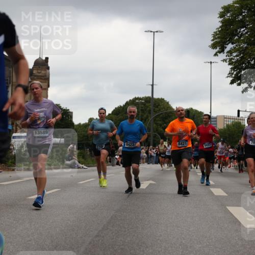29.06.2025 - hella hamburg halbmarathon Yannick Fuchs http://msf.ph/oto/8379796 29.06.2025 10:54:40 20KM 1364, 1414, 1653, 1681, 2322, 2323, 2363, 6033, 6201, 6309, 6487, 6754, 6757, 7006, 7065, 7636, 8003, 8191, 8421, 8422, 8662, 8923, 9020, 9021, 10534, 10576, 11041, 11366, 11623, 11702, 11753, 11782, 11937, 12491, 13459, 13488, 13589, 14429, 15269, 17491, 17899, 17952, 18029, 18063, 19117, 19146, 19246 meine-sportfotos.de