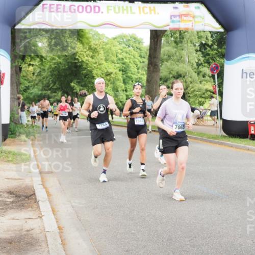 29.06.2025 - hella hamburg halbmarathon MichiJ http://msf.ph/oto/8379798 29.06.2025 10:46:09 Zwischen KM18-KM19 3425, 3983, 4502, 6997, 7065, 7287, 8585, 10703, 11158, 11159, 11808, 12378, 12633, 13847, 14567, 15240, 16160, 16341, 17017, 17503, 18716, 18985, 19246 meine-sportfotos.de