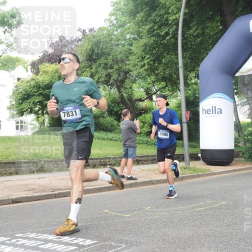 29.06.2025 - hella hamburg halbmarathon KatJ http://msf.ph/oto/8379806 29.06.2025 10:24:59 Zwischen KM18-KM19 4062, 6829, 7831 meine-sportfotos.de