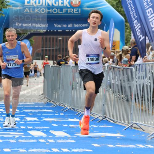29.06.2025 - hella hamburg halbmarathon Strokosch-Dieckow http://msf.ph/oto/8379820 29.06.2025 10:24:53 Ziel 1241, 1271, 2483, 7142, 10867, 11678, 13872, 14836, 16361, 17752 meine-sportfotos.de