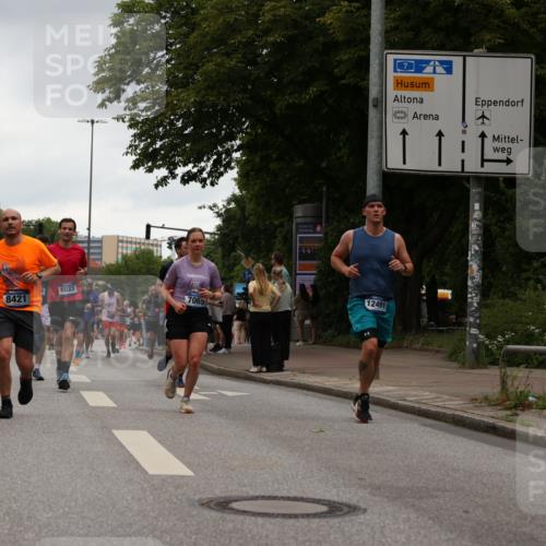 29.06.2025 - hella hamburg halbmarathon Yannick Fuchs http://msf.ph/oto/8379907 29.06.2025 10:54:41 20KM 1364, 1414, 1653, 1681, 2322, 2323, 2363, 6033, 6201, 6309, 6487, 6754, 6757, 7006, 7065, 7636, 7761, 8191, 8421, 8422, 8662, 8923, 9020, 9021, 10534, 10576, 11366, 11623, 11702, 11753, 11782, 11937, 12491, 13459, 13488, 13589, 14429, 15269, 17491, 17899, 17952, 18029, 18063, 18757, 19117, 19146, 19246 meine-sportfotos.de