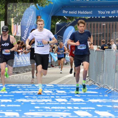 29.06.2025 - hella hamburg halbmarathon Strokosch-Dieckow http://msf.ph/oto/8379919 29.06.2025 10:24:45 Ziel 1241, 1271, 2892, 7142, 11678, 13872, 14836, 16361, 18740 meine-sportfotos.de