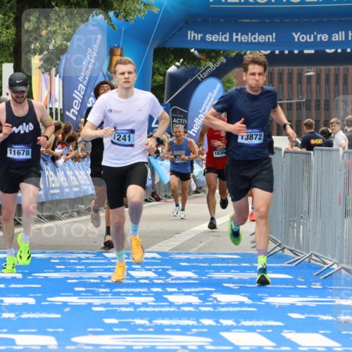 29.06.2025 - hella hamburg halbmarathon Strokosch-Dieckow http://msf.ph/oto/8380021 29.06.2025 10:24:46 Ziel 1241, 1271, 2892, 7142, 11678, 13872, 14836, 16361, 17752, 18740 meine-sportfotos.de