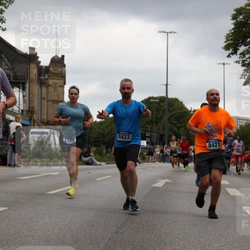 29.06.2025 - hella hamburg halbmarathon Yannick Fuchs http://msf.ph/oto/8380057 29.06.2025 10:54:42 20KM 1364, 1414, 1653, 1681, 2322, 2323, 2363, 6033, 6201, 6309, 6487, 6754, 6757, 7006, 7065, 7636, 7761, 8191, 8421, 8422, 8662, 8923, 9020, 9021, 10534, 10576, 11623, 11702, 11753, 11782, 11937, 12491, 13459, 13488, 13589, 14429, 15269, 17491, 17899, 17952, 18029, 18063, 18757, 19117, 19146, 19246 meine-sportfotos.de