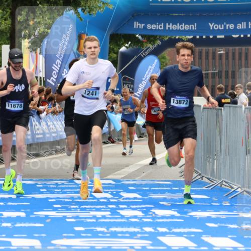 29.06.2025 - hella hamburg halbmarathon Strokosch-Dieckow http://msf.ph/oto/8380075 29.06.2025 10:24:46 Ziel 1241, 1271, 2892, 7142, 11678, 13872, 14836, 16361, 17752, 18740 meine-sportfotos.de