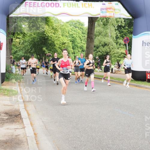 29.06.2025 - hella hamburg halbmarathon MichiJ http://msf.ph/oto/8380129 29.06.2025 10:46:12 Zwischen KM18-KM19 3425, 3983, 4502, 6997, 7065, 8585, 10703, 11159, 11808, 13847, 14567, 15240, 16160, 16341, 17017, 17503, 18716, 18985 meine-sportfotos.de