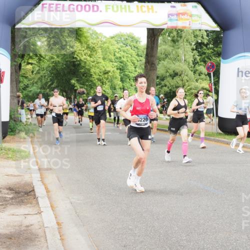 29.06.2025 - hella hamburg halbmarathon MichiJ http://msf.ph/oto/8380176 29.06.2025 10:46:13 Zwischen KM18-KM19 2780, 3983, 4502, 6220, 7065, 8585, 10703, 11808, 12206, 12261, 13847, 14567, 15232, 16160, 16341, 17017, 17503, 18716, 18985 meine-sportfotos.de