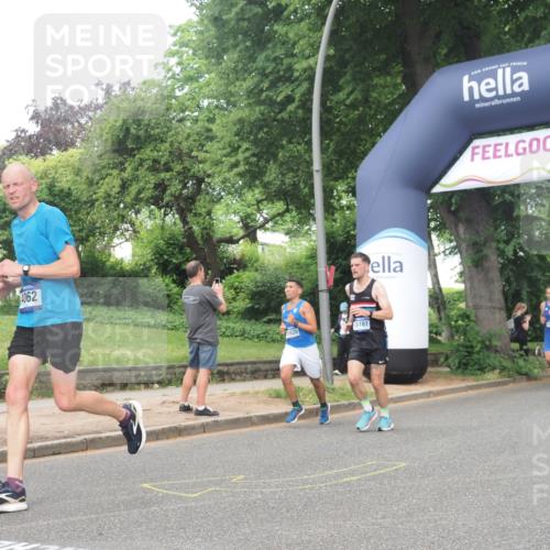 29.06.2025 - hella hamburg halbmarathon KatJ http://msf.ph/oto/8380177 29.06.2025 10:25:02 Zwischen KM18-KM19 4062, 6829, 6990, 7831 meine-sportfotos.de