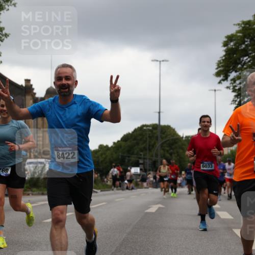 29.06.2025 - hella hamburg halbmarathon Yannick Fuchs http://msf.ph/oto/8380213 29.06.2025 10:54:43 20KM 1364, 1414, 1653, 1681, 2322, 2323, 2363, 3698, 6033, 6201, 6309, 6487, 6754, 6757, 7006, 7065, 7306, 7636, 7761, 8191, 8421, 8422, 8662, 8923, 9020, 9021, 10534, 10576, 11623, 11702, 11753, 11782, 11937, 12491, 13459, 13488, 13589, 14429, 15269, 17491, 17899, 17952, 18029, 18063, 18757, 19117, 19146, 19242, 19246 meine-sportfotos.de