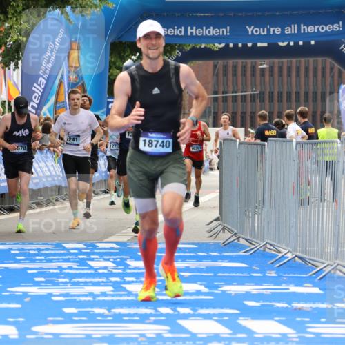29.06.2025 - hella hamburg halbmarathon Strokosch-Dieckow http://msf.ph/oto/8380237 29.06.2025 10:24:43 Ziel 1241, 1271, 2892, 7142, 11678, 13872, 18740 meine-sportfotos.de