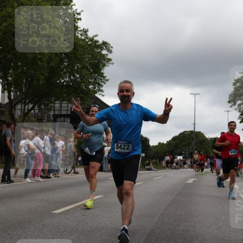 29.06.2025 - hella hamburg halbmarathon Yannick Fuchs http://msf.ph/oto/8380315 29.06.2025 10:54:43 20KM 1364, 1414, 1653, 1681, 2322, 2323, 2363, 3698, 6033, 6201, 6309, 6487, 6754, 6757, 7006, 7065, 7306, 7636, 7761, 8191, 8421, 8422, 8662, 8923, 9020, 9021, 10534, 10576, 11623, 11702, 11753, 11782, 11937, 12491, 13459, 13488, 13589, 14429, 15269, 17491, 17899, 17952, 18029, 18063, 18757, 19117, 19146, 19242, 19246 meine-sportfotos.de