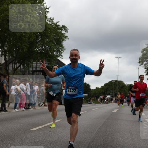 29.06.2025 - hella hamburg halbmarathon Yannick Fuchs http://msf.ph/oto/8380330 29.06.2025 10:54:43 20KM 1364, 1414, 1653, 1681, 2322, 2323, 2363, 3698, 6033, 6201, 6309, 6487, 6754, 6757, 7006, 7065, 7306, 7636, 7761, 8191, 8421, 8422, 8662, 8923, 9020, 9021, 10534, 10576, 11623, 11702, 11753, 11782, 11937, 12491, 13459, 13488, 13589, 14429, 15269, 17491, 17899, 17952, 18029, 18063, 18757, 19117, 19146, 19242, 19246 meine-sportfotos.de