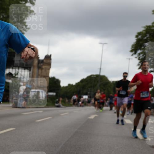 29.06.2025 - hella hamburg halbmarathon Yannick Fuchs http://msf.ph/oto/8380380 29.06.2025 10:54:44 20KM 1364, 1414, 1653, 2322, 2323, 2363, 3698, 6033, 6201, 6309, 6487, 6754, 6757, 7006, 7065, 7306, 7636, 7759, 7761, 8191, 8421, 8422, 8662, 8923, 9020, 9021, 10534, 10576, 11623, 11702, 11753, 11782, 11937, 12491, 13459, 13488, 13589, 14429, 15269, 16621, 17491, 17899, 17952, 18029, 18063, 18757, 19117, 19146, 19242, 19246 meine-sportfotos.de