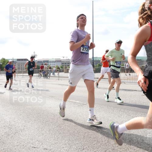 29.06.2025 - hella hamburg halbmarathon Lena Gebhardt http://msf.ph/oto/8380386 29.06.2025 10:15:31 Lombardsbrücke 13500, 453, 18252, 2720, 5739, 9307, 1296, 1440, 1524, 1745, 2110, 2281, 2720, 2989, 3417, 3513, 3650, 4007, 4466, 4492, 4494, 4495, 5069, 5271, 5739, 5986, 6317, 6376, 6576, 7452, 7809, 7810, 7881, 8237, 8256, 8609, 9192, 9307, 9423, 9657, 9847, 9975, 9997, 10108, 10775, 10858, 11598, 12457, 12469, 12521, 13179, 13197, 13453, 13500, 13818, 13951, 14413, 14423, 14550, 14552, 15150, 15307, 15740 meine-sportfotos.de