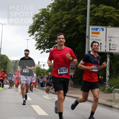 29.06.2025 - hella hamburg halbmarathon Yannick Fuchs http://msf.ph/oto/8380391 29.06.2025 10:54:44 20KM 1364, 1414, 1653, 2322, 2323, 2363, 3698, 6033, 6201, 6309, 6487, 6754, 6757, 7006, 7065, 7306, 7636, 7759, 7761, 8191, 8421, 8422, 8662, 8923, 9020, 9021, 10534, 10576, 11623, 11702, 11753, 11782, 11937, 12491, 13459, 13488, 13589, 14429, 15269, 16621, 17491, 17899, 17952, 18029, 18063, 18757, 19117, 19146, 19242, 19246 meine-sportfotos.de