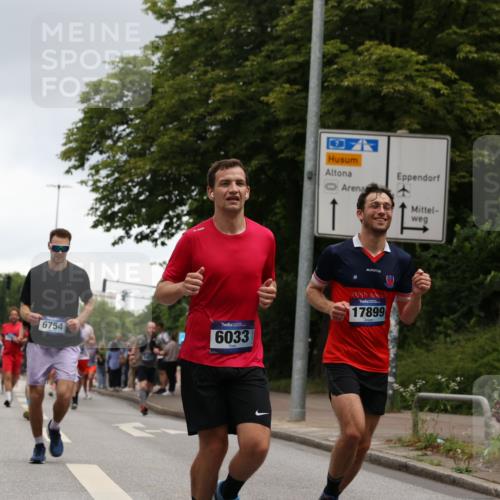 29.06.2025 - hella hamburg halbmarathon Yannick Fuchs http://msf.ph/oto/8380433 29.06.2025 10:54:44 20KM 1364, 1414, 1653, 2322, 2323, 2363, 3698, 6033, 6201, 6309, 6487, 6754, 6757, 7006, 7065, 7306, 7636, 7759, 7761, 8191, 8421, 8422, 8662, 8923, 9020, 9021, 10534, 10576, 11623, 11702, 11753, 11782, 11937, 12491, 13459, 13488, 13589, 14429, 15269, 16621, 17491, 17899, 17952, 18029, 18063, 18757, 19117, 19146, 19242, 19246 meine-sportfotos.de