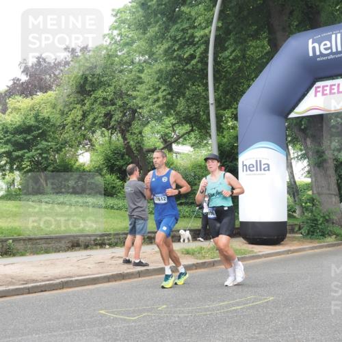 29.06.2025 - hella hamburg halbmarathon KatJ http://msf.ph/oto/8380447 29.06.2025 10:25:04 Zwischen KM18-KM19 2774, 4062, 6829, 6990, 7831 meine-sportfotos.de