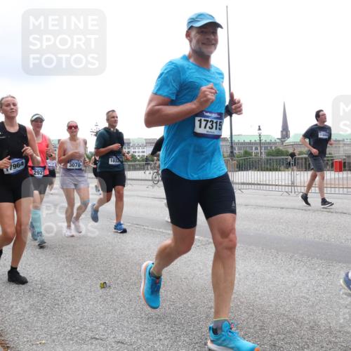29.06.2025 - hella hamburg halbmarathon Lena Gebhardt http://msf.ph/oto/8380518 29.06.2025 10:49:29 Lombardsbrücke 11681, 7964, 2927, 3070, 1033, 17315, 11889, 704, 1040, 1041, 1525, 1625, 1805, 1888, 2067, 2395, 2466, 2527, 2541, 2668, 2713, 2862, 2927, 2997, 3070, 3086, 3183, 3232, 3253, 3383, 3943, 4403, 4525, 4527, 4589, 4769, 4809, 5076, 5106, 5118, 5463, 5551, 5552, 5694, 6191, 6694, 6979, 6989, 7301, 7305, 7339, 7650, 7679, 7931, 7936, 8549, 9162, 9245, 9261, 9341, 9359, 10033, 10038, 10130, 10333, 10403, 10479, 10704, 10782, 10785, 11031, 11192, 11558, 11631, 12388, 13764 meine-sportfotos.de