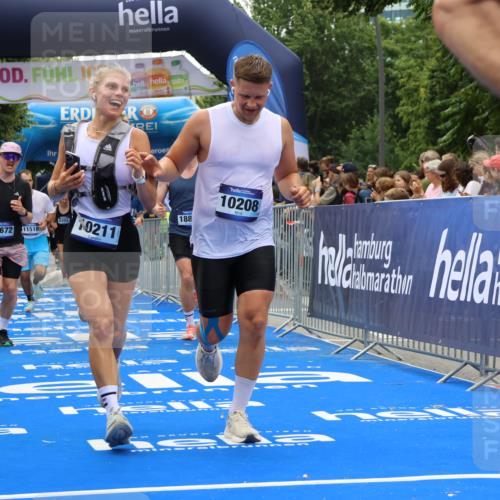 29.06.2025 - hella hamburg halbmarathon Strokosch-Dieckow http://msf.ph/oto/8380527 29.06.2025 10:47:13 Ziel 2623, 2864, 4093, 5024, 6134, 6168, 6203, 6373, 6716, 7480, 7908, 10208, 10211, 11518, 12579, 13007, 13672, 13782, 14722, 15611, 15684, 16286, 17718, 17915, 18856 meine-sportfotos.de