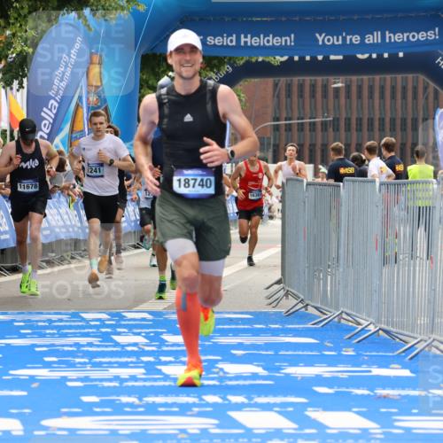 29.06.2025 - hella hamburg halbmarathon Strokosch-Dieckow http://msf.ph/oto/8380545 29.06.2025 10:24:43 Ziel 1241, 1271, 2892, 7142, 11678, 13872, 18740 meine-sportfotos.de