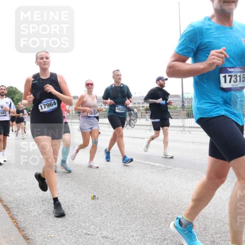 29.06.2025 - hella hamburg halbmarathon Lena Gebhardt http://msf.ph/oto/8380599 29.06.2025 10:49:29 Lombardsbrücke 11681, 17964, 10333, 17315, 11889, 1040, 1041, 1525, 1625, 1805, 1888, 2067, 2395, 2466, 2527, 2541, 2668, 2713, 2862, 2927, 2997, 3070, 3086, 3183, 3232, 3253, 3383, 3943, 4403, 4525, 4527, 4589, 4769, 4809, 5076, 5106, 5118, 5463, 5551, 5552, 5694, 6191, 6694, 6979, 6989, 7301, 7305, 7339, 7650, 7679, 7931, 7936, 8549, 9162, 9245, 9261, 9341, 9359, 10033, 10038, 10130, 10333, 10403, 10479, 10704, 10782, 10785, 11031, 11192, 11558, 11631, 12388, 13764 meine-sportfotos.de