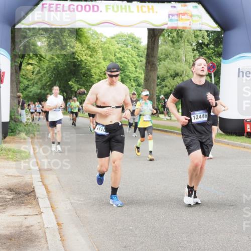 29.06.2025 - hella hamburg halbmarathon MichiJ http://msf.ph/oto/8380621 29.06.2025 10:46:16 Zwischen KM18-KM19 2780, 6220, 7065, 8585, 10488, 12206, 12261, 12446, 13847, 15232, 15284, 17503, 19160 meine-sportfotos.de