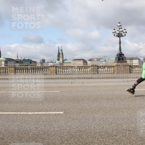 29.06.2025 - hella hamburg halbmarathon Lena Gebhardt http://msf.ph/oto/8380626 29.06.2025 08:51:58 Lombardsbrücke 402 meine-sportfotos.de