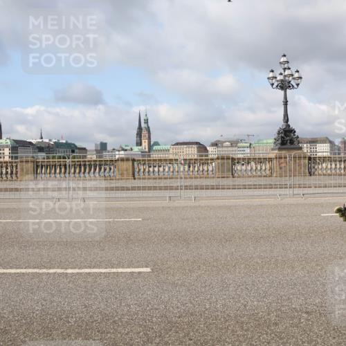 29.06.2025 - hella hamburg halbmarathon Lena Gebhardt http://msf.ph/oto/8380647 29.06.2025 08:51:58 Lombardsbrücke  meine-sportfotos.de
