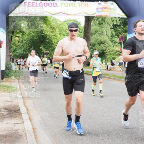 29.06.2025 - hella hamburg halbmarathon MichiJ http://msf.ph/oto/8380660 29.06.2025 10:46:17 Zwischen KM18-KM19 2780, 4986, 6220, 7065, 8585, 10488, 11394, 12206, 12261, 12446, 15232, 15284, 19160 meine-sportfotos.de