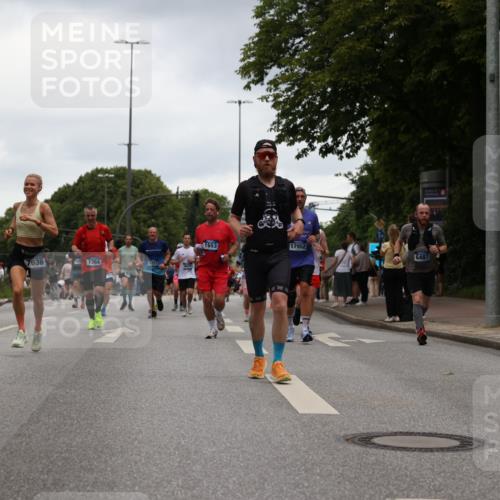 29.06.2025 - hella hamburg halbmarathon Yannick Fuchs http://msf.ph/oto/8380720 29.06.2025 10:54:47 20KM 1188, 1364, 1414, 1453, 1653, 2322, 2323, 3698, 5602, 5603, 6033, 6201, 6309, 6487, 6754, 6757, 6921, 7006, 7065, 7306, 7636, 7759, 7761, 8421, 8422, 8662, 8923, 9020, 9021, 10534, 11623, 11702, 11782, 11937, 12491, 13459, 13516, 13589, 14429, 15269, 16621, 17226, 17899, 17952, 18029, 18063, 18757, 19117, 19146, 19242, 19246 meine-sportfotos.de