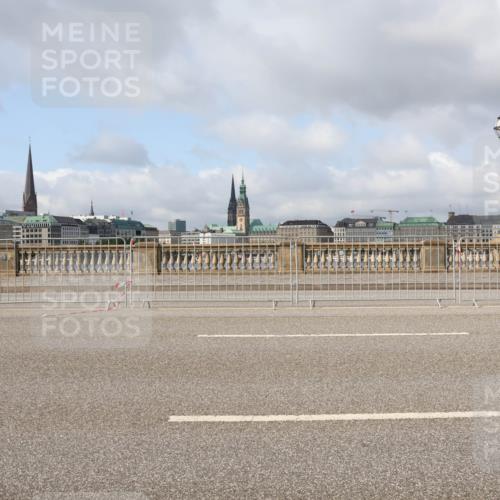 29.06.2025 - hella hamburg halbmarathon Lena Gebhardt http://msf.ph/oto/8380725 29.06.2025 08:52:23 Lombardsbrücke  meine-sportfotos.de