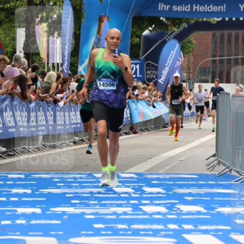 29.06.2025 - hella hamburg halbmarathon Strokosch-Dieckow http://msf.ph/oto/8380727 29.06.2025 10:24:32 Ziel 2892, 7855, 14506 meine-sportfotos.de