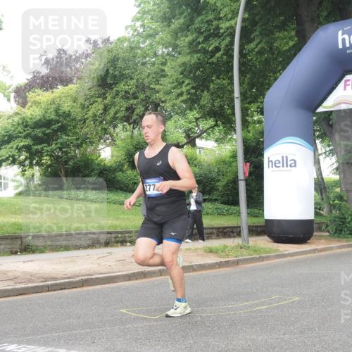 29.06.2025 - hella hamburg halbmarathon KatJ http://msf.ph/oto/8380779 29.06.2025 10:25:07 Zwischen KM18-KM19 2774, 4062, 6990 meine-sportfotos.de