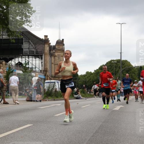 29.06.2025 - hella hamburg halbmarathon Yannick Fuchs http://msf.ph/oto/8380823 29.06.2025 10:54:48 20KM 1188, 1364, 1414, 1453, 1653, 2322, 2323, 2661, 3698, 5602, 5603, 6033, 6201, 6309, 6487, 6754, 6757, 6921, 7006, 7065, 7306, 7636, 7759, 7761, 8421, 8422, 8662, 8923, 9020, 9021, 10534, 11623, 11702, 11782, 12491, 13459, 13516, 13589, 14429, 15269, 16621, 17145, 17226, 17899, 17952, 18063, 18757, 19117, 19146, 19242, 19246 meine-sportfotos.de