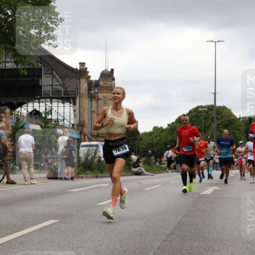 29.06.2025 - hella hamburg halbmarathon Yannick Fuchs http://msf.ph/oto/8380846 29.06.2025 10:54:48 20KM 1188, 1364, 1414, 1453, 1653, 2322, 2323, 2661, 3698, 5602, 5603, 6033, 6201, 6309, 6487, 6754, 6757, 6921, 7006, 7065, 7306, 7636, 7759, 7761, 8421, 8422, 8662, 8923, 9020, 9021, 10534, 11623, 11702, 11782, 12491, 13459, 13516, 13589, 14429, 15269, 16621, 17145, 17226, 17899, 17952, 18063, 18757, 19117, 19146, 19242, 19246 meine-sportfotos.de
