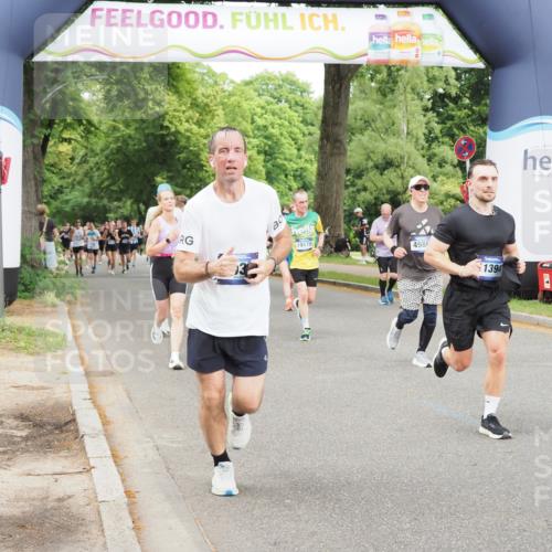 29.06.2025 - hella hamburg halbmarathon MichiJ http://msf.ph/oto/8380873 29.06.2025 10:46:19 Zwischen KM18-KM19 2780, 4986, 6220, 8030, 10488, 11394, 12206, 12261, 12446, 14823, 15232, 15284, 18485, 19160, 19178 meine-sportfotos.de