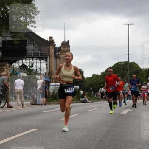 29.06.2025 - hella hamburg halbmarathon Yannick Fuchs http://msf.ph/oto/8380896 29.06.2025 10:54:49 20KM 1188, 1364, 1414, 1453, 1653, 2322, 2323, 2661, 3698, 5602, 5603, 6033, 6201, 6309, 6487, 6708, 6754, 6757, 6921, 7006, 7065, 7306, 7636, 7759, 7761, 8421, 8422, 8662, 8923, 9020, 9021, 10534, 11623, 11702, 11782, 12491, 13459, 13516, 13589, 15269, 16621, 17145, 17226, 17899, 17951, 17952, 18063, 18757, 19117, 19146, 19242, 19246 meine-sportfotos.de