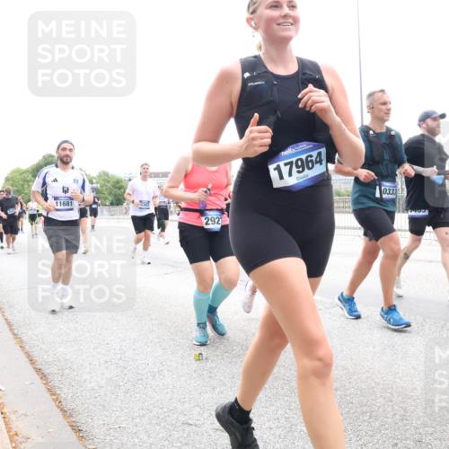29.06.2025 - hella hamburg halbmarathon Lena Gebhardt http://msf.ph/oto/8380931 29.06.2025 10:49:30 Lombardsbrücke 11681, 3383, 2927, 17964, 0333, 11, 1040, 1041, 1525, 1625, 1805, 1888, 2067, 2395, 2466, 2527, 2541, 2668, 2713, 2862, 2927, 2997, 3070, 3086, 3183, 3232, 3253, 3383, 3943, 4403, 4525, 4527, 4589, 4769, 4809, 5076, 5106, 5118, 5463, 5552, 5694, 6191, 6694, 6979, 6989, 7301, 7305, 7339, 7366, 7650, 7679, 7931, 7936, 8549, 9162, 9245, 9261, 9341, 9359, 10033, 10038, 10130, 10333, 10403, 10479, 10704, 10782, 10785, 11031, 11192, 11558, 11631, 12388, 13764 meine-sportfotos.de
