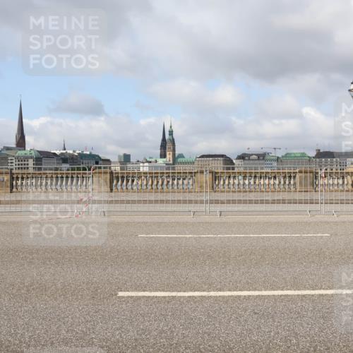 29.06.2025 - hella hamburg halbmarathon Lena Gebhardt http://msf.ph/oto/8380963 29.06.2025 08:52:23 Lombardsbrücke  meine-sportfotos.de