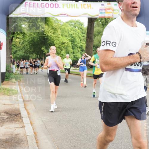 29.06.2025 - hella hamburg halbmarathon MichiJ http://msf.ph/oto/8380991 29.06.2025 10:46:20 Zwischen KM18-KM19 2780, 4986, 6220, 8030, 10488, 11394, 12206, 12261, 12446, 14823, 15232, 15284, 18485, 19160, 19178 meine-sportfotos.de