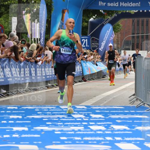 29.06.2025 - hella hamburg halbmarathon Strokosch-Dieckow http://msf.ph/oto/8381001 29.06.2025 10:24:32 Ziel 2892, 7855, 14506 meine-sportfotos.de