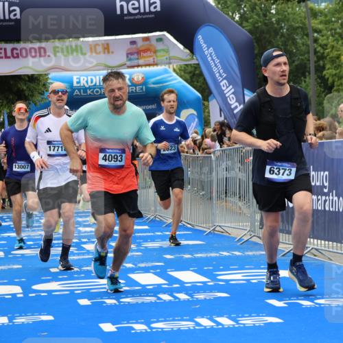 29.06.2025 - hella hamburg halbmarathon Strokosch-Dieckow http://msf.ph/oto/8381034 29.06.2025 10:47:09 Ziel 1460, 2623, 4093, 5472, 6134, 6373, 6700, 6716, 7480, 7908, 9794, 10208, 10211, 12579, 13007, 13672, 15684, 16286, 17718, 17915, 18856 meine-sportfotos.de