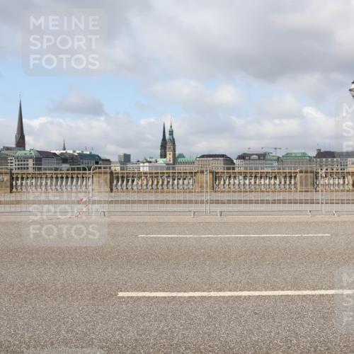 29.06.2025 - hella hamburg halbmarathon Lena Gebhardt http://msf.ph/oto/8381082 29.06.2025 08:52:23 Lombardsbrücke  meine-sportfotos.de