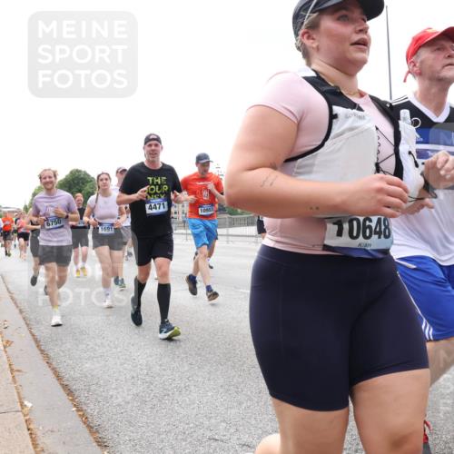 29.06.2025 - hella hamburg halbmarathon Lena Gebhardt http://msf.ph/oto/8381094 29.06.2025 10:40:16 Lombardsbrücke 6750, 876, 1691, 4471, 10953, 10648, 28, 1018, 1037, 1058, 1076, 1291, 1586, 1691, 1899, 2019, 2109, 2254, 2313, 2515, 2572, 2762, 2763, 2866, 2888, 3237, 3293, 3295, 3515, 3607, 3808, 3810, 3882, 3883, 3884, 4173, 4271, 4471, 4756, 4906, 5059, 5113, 5229, 5263, 5351, 5352, 5654, 5702, 5877, 5901, 5975, 6076, 6097, 6229, 6278, 6280, 6363, 6463, 6548, 6673, 6698, 6750, 6866, 6876, 6890, 6920, 7045, 7108, 7174, 7455, 7456, 7675, 7850, 8107, 8307, 8391, 8612 meine-sportfotos.de