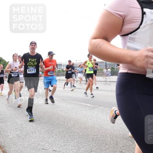29.06.2025 - hella hamburg halbmarathon Lena Gebhardt http://msf.ph/oto/8381119 29.06.2025 10:40:16 Lombardsbrücke 6750, 4471, 3231, 8815, 6876, 1691, 6920, 10953, 1, 9648, 1018, 1037, 1058, 1076, 1291, 1586, 1691, 1899, 2019, 2109, 2254, 2313, 2515, 2572, 2762, 2763, 2866, 2888, 3237, 3293, 3295, 3515, 3607, 3808, 3810, 3882, 3883, 3884, 4173, 4271, 4471, 4756, 4906, 5059, 5113, 5229, 5263, 5351, 5352, 5654, 5702, 5877, 5901, 5975, 6076, 6097, 6229, 6278, 6280, 6363, 6463, 6548, 6673, 6698, 6750, 6866, 6876, 6890, 6920, 7045, 7108, 7174, 7455, 7456, 7675, 7850, 8107, 8307, 8391, 8612 meine-sportfotos.de