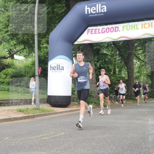 29.06.2025 - hella hamburg halbmarathon KatJ http://msf.ph/oto/8381162 29.06.2025 10:25:13 Zwischen KM18-KM19  meine-sportfotos.de