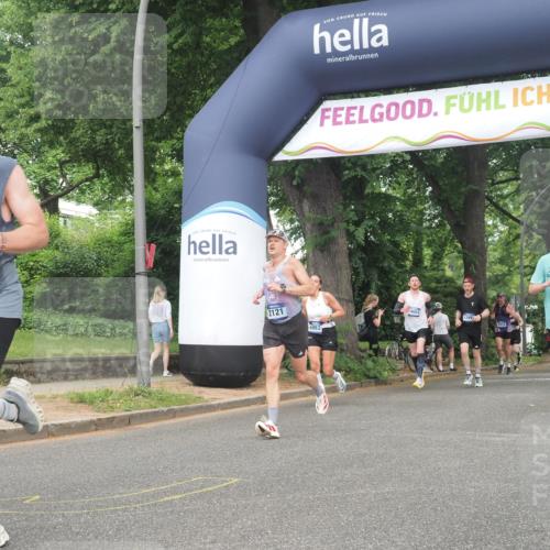 29.06.2025 - hella hamburg halbmarathon KatJ http://msf.ph/oto/8381275 29.06.2025 10:25:14 Zwischen KM18-KM19 2121, 5042, 6993 meine-sportfotos.de