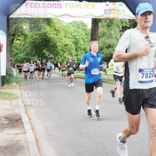 29.06.2025 - hella hamburg halbmarathon MichiJ http://msf.ph/oto/8381280 29.06.2025 10:46:23 Zwischen KM18-KM19 4986, 7031, 7223, 7824, 8030, 8509, 10488, 11394, 12446, 14823, 16530, 18485, 19178 meine-sportfotos.de