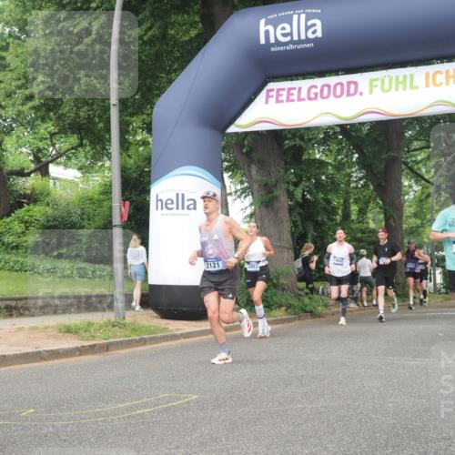 29.06.2025 - hella hamburg halbmarathon KatJ http://msf.ph/oto/8381289 29.06.2025 10:25:14 Zwischen KM18-KM19 2121, 5042, 6993 meine-sportfotos.de